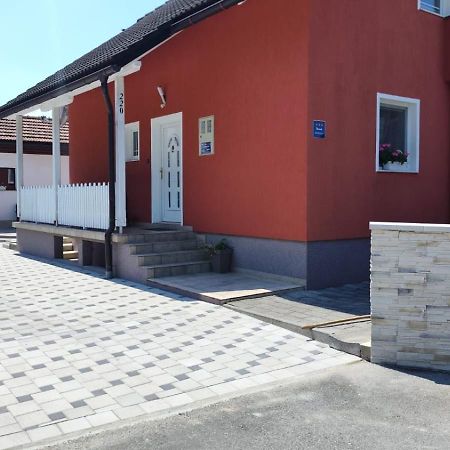 Apartment Igor - Holiday Home Ostarije Luaran gambar