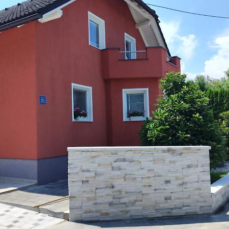 Apartment Igor - Holiday Home Ostarije Luaran gambar