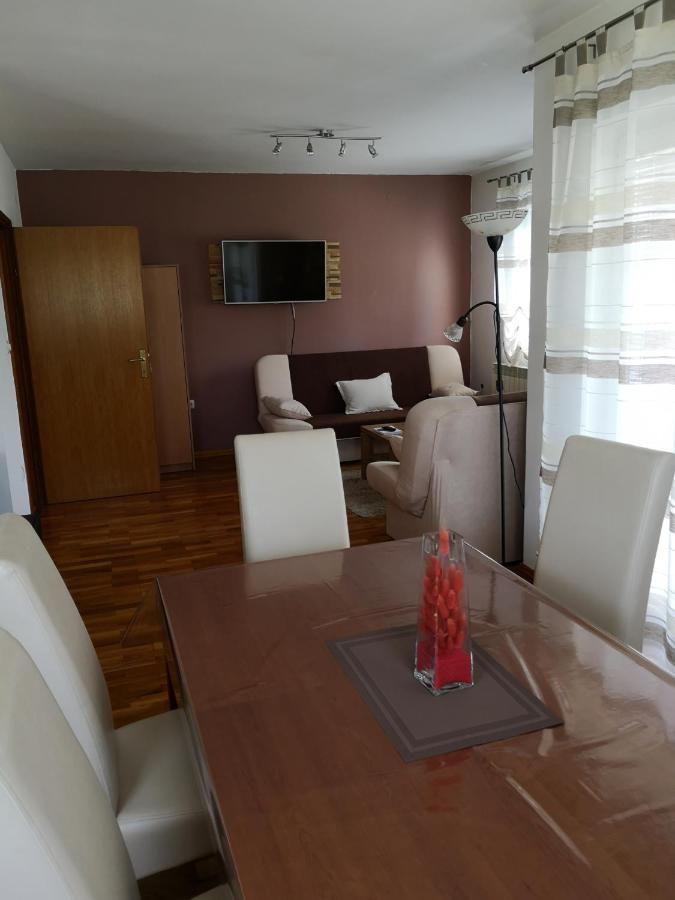 Apartment Igor - Holiday Home Ostarije Luaran gambar